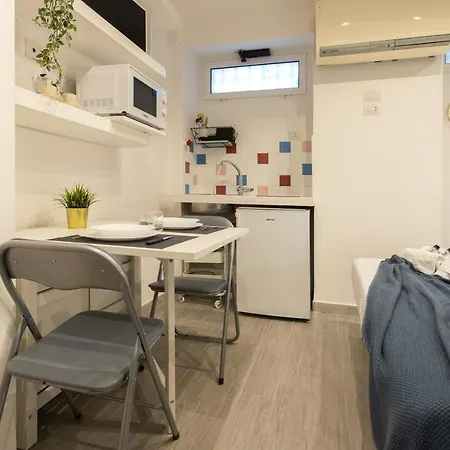 Nina - Tiny In Trastevere * Rome